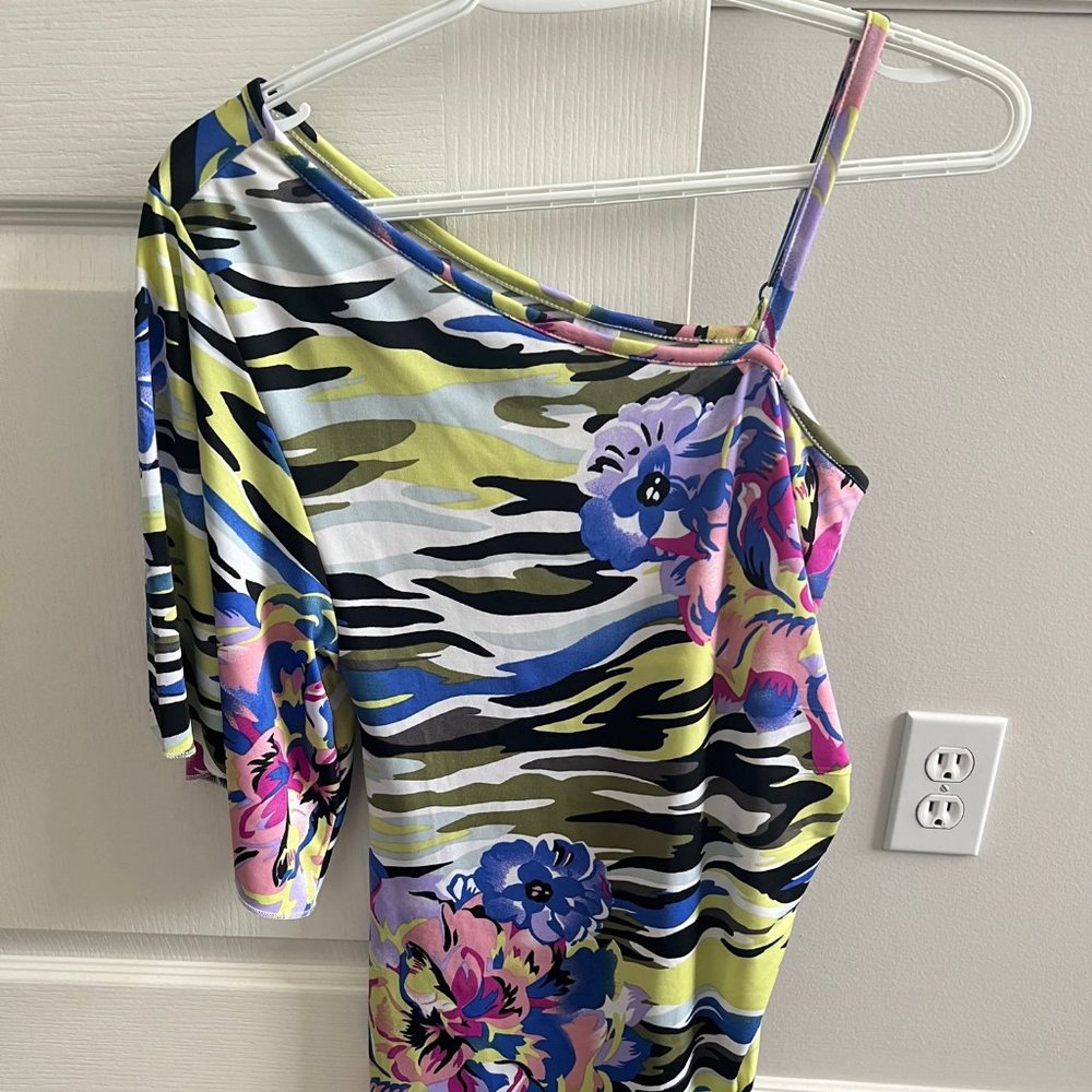 One shoulder multi-pattern tunic top